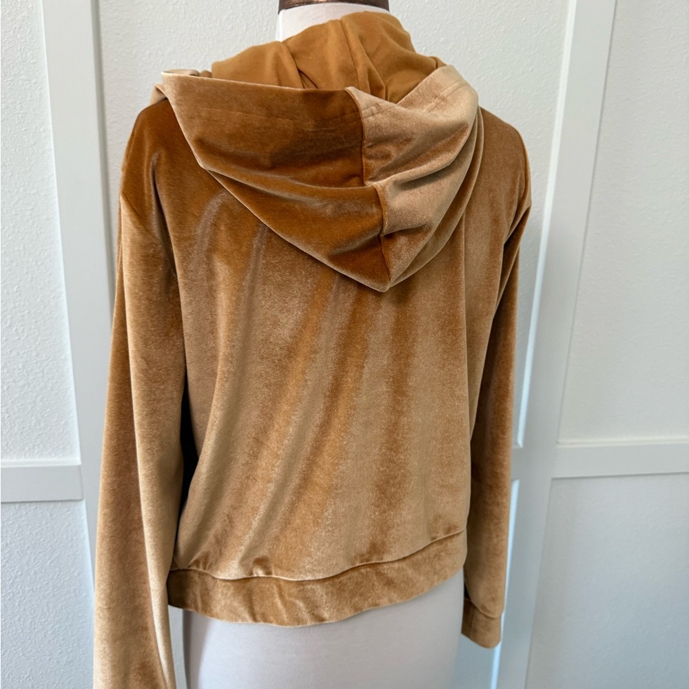 Fabletics Jogger Set - Picture 3 of 8